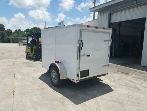 5x8 SA Trailer - White, Single Barn Door, Side Vents